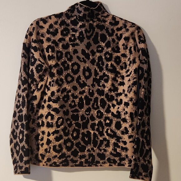 Mock Turtleneck Leopard Sweater Size Medium - Picture 1 of 6